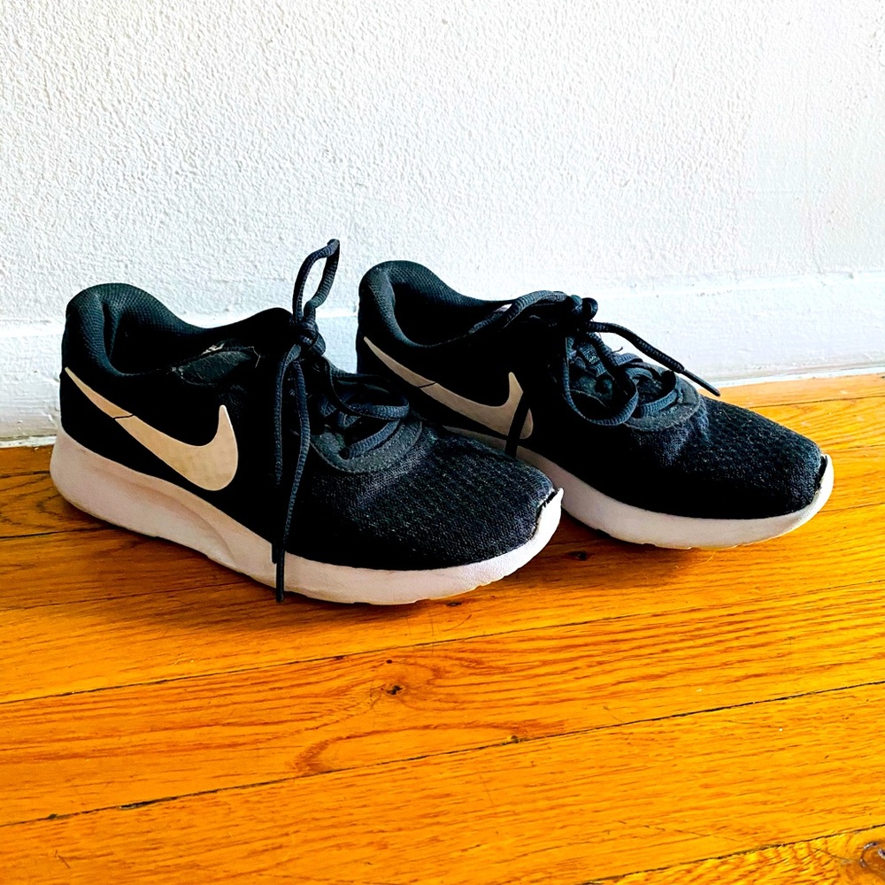 Nike Tanjun Sneakers